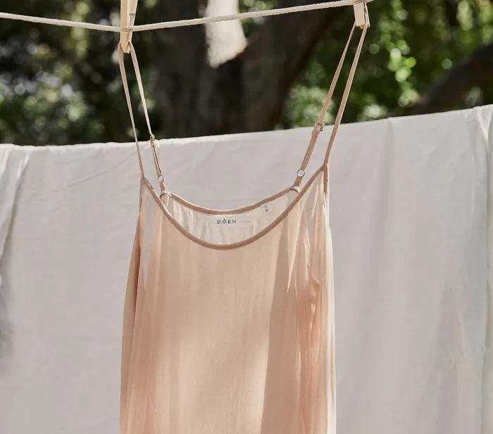DEN Long Scoop Neck Slip Conch Women Slips DEN Long Scoop Neck Slip Conch Women Slips