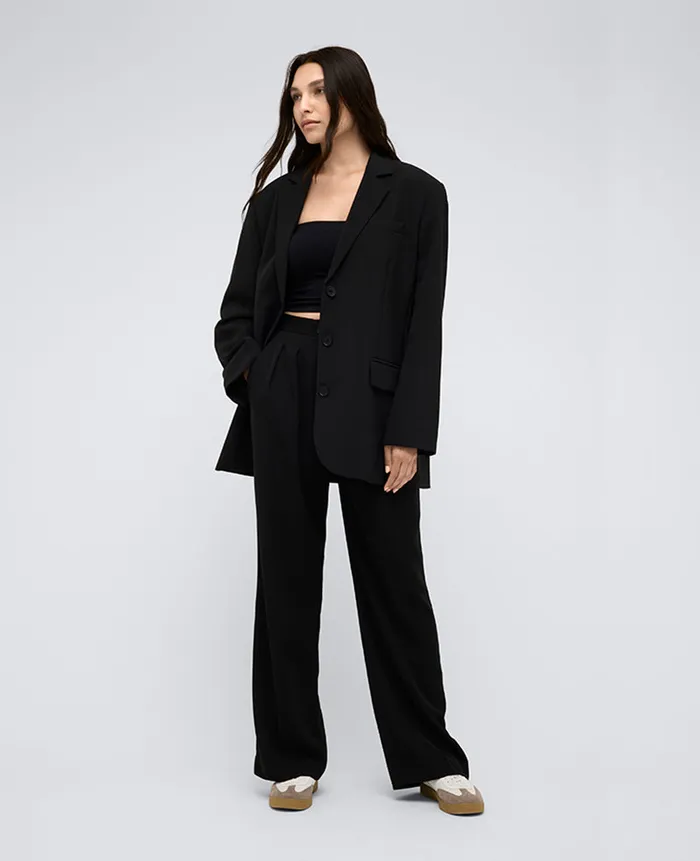 Kenneth Cole Blazers and Jackets Women Vision Twill Three Button Boyfriend Blazer Black Kenneth Cole Blazers and Jackets Women Vision Twill Three Button Boyfriend Blazer Black