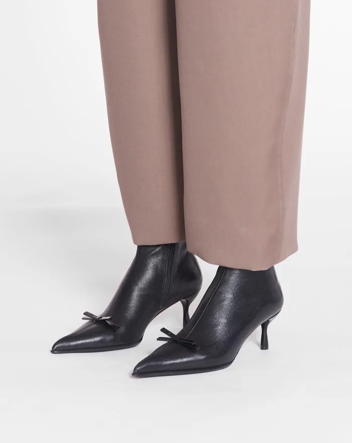 Lanvin Bow Ankle Boots In Leather Black Women Lanvin Boots and Booties Lanvin Bow Ankle Boots In Leather Black Women Lanvin Boots and Booties