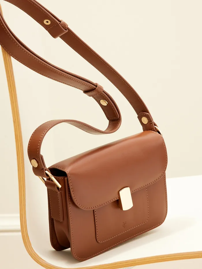 Women Cyrillus Accessories Messenger Bag 8211 Small Leather Goods Collection Tan